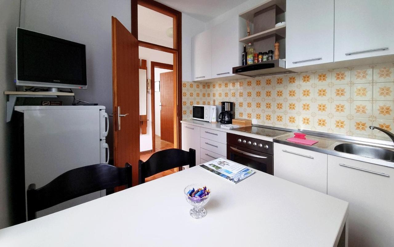 Beautiful Apartment With Picturesque View And Free Parking Portoroz Exterior photo